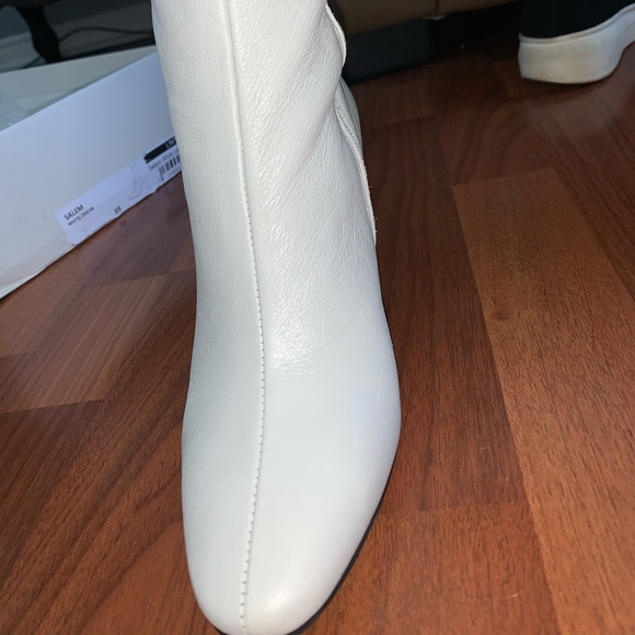 white pintervalle boots perfect for fall🖤 - Picture 2 of 9